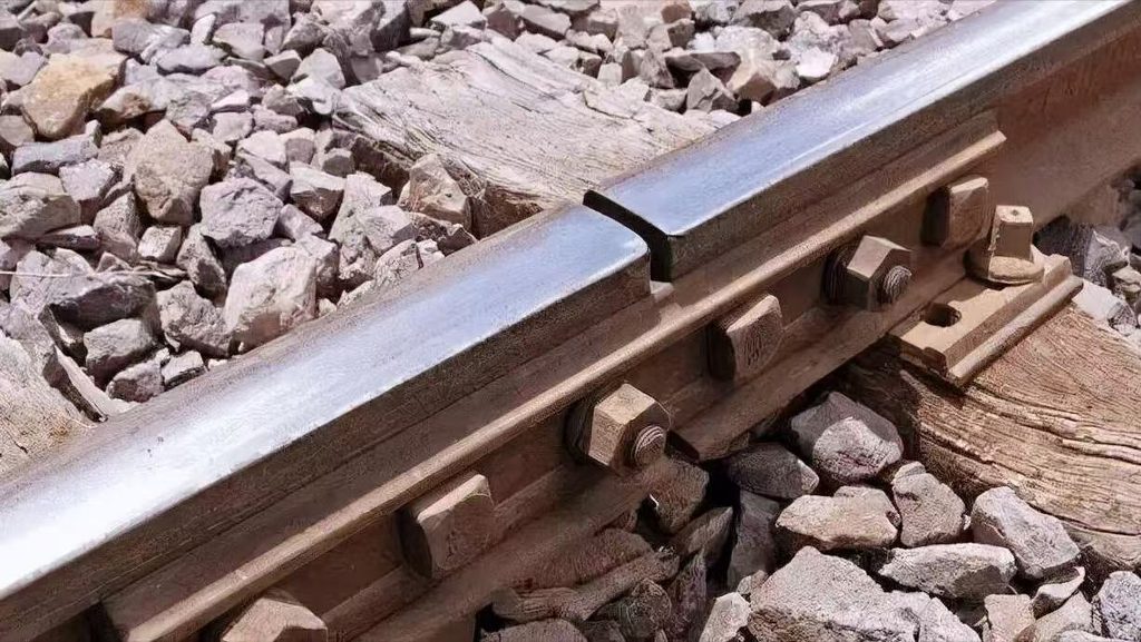 Crane rail force analysis thermal expansion rail gap