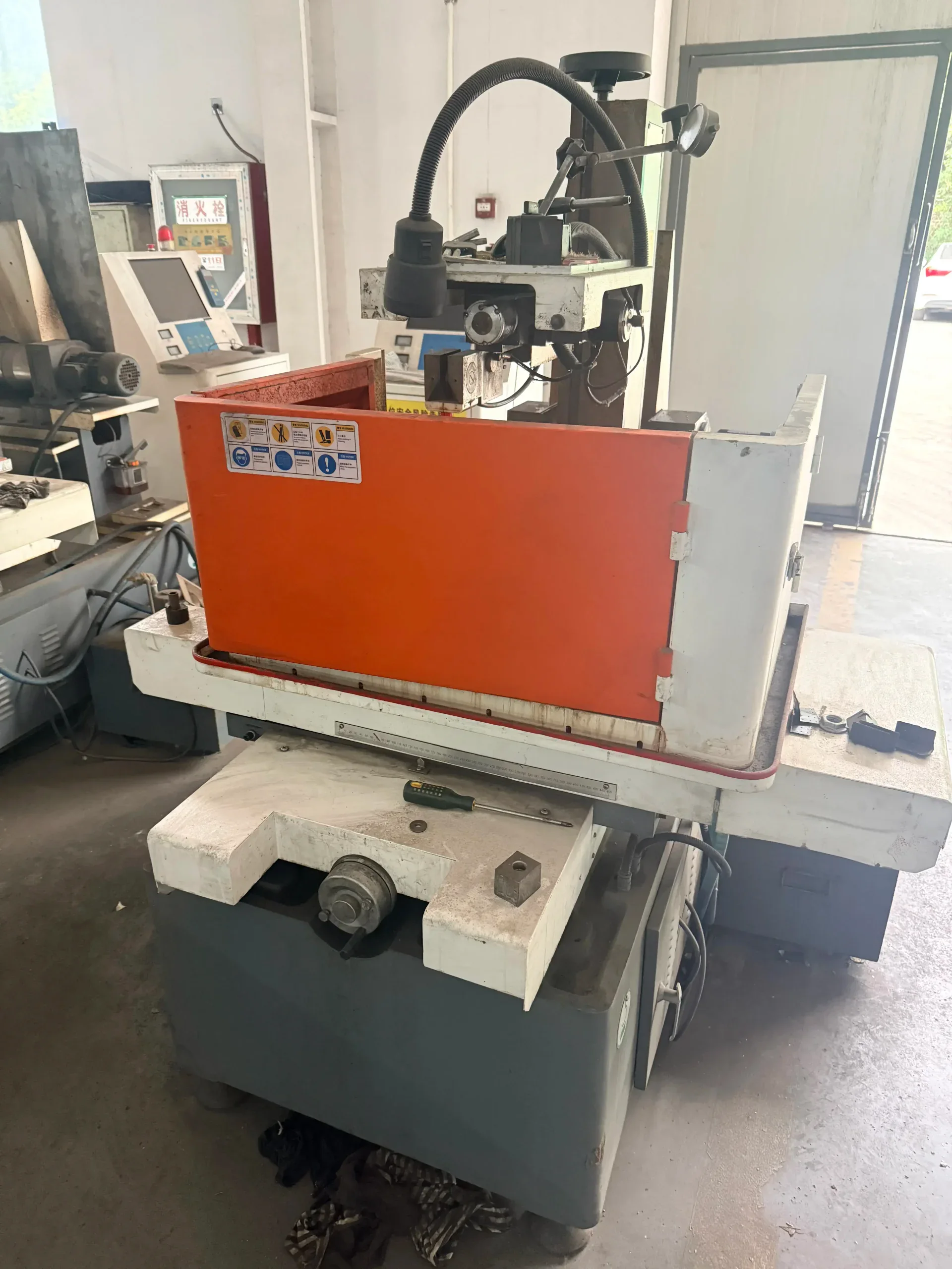 Linear cutting machine cutting process