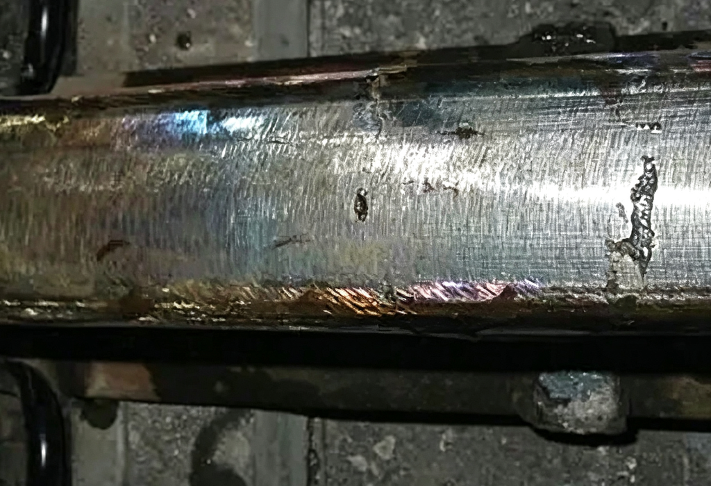 Thermite welding defects undercut groove at rail weld toe