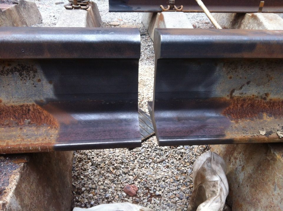 Prepared rail ends before mould installation