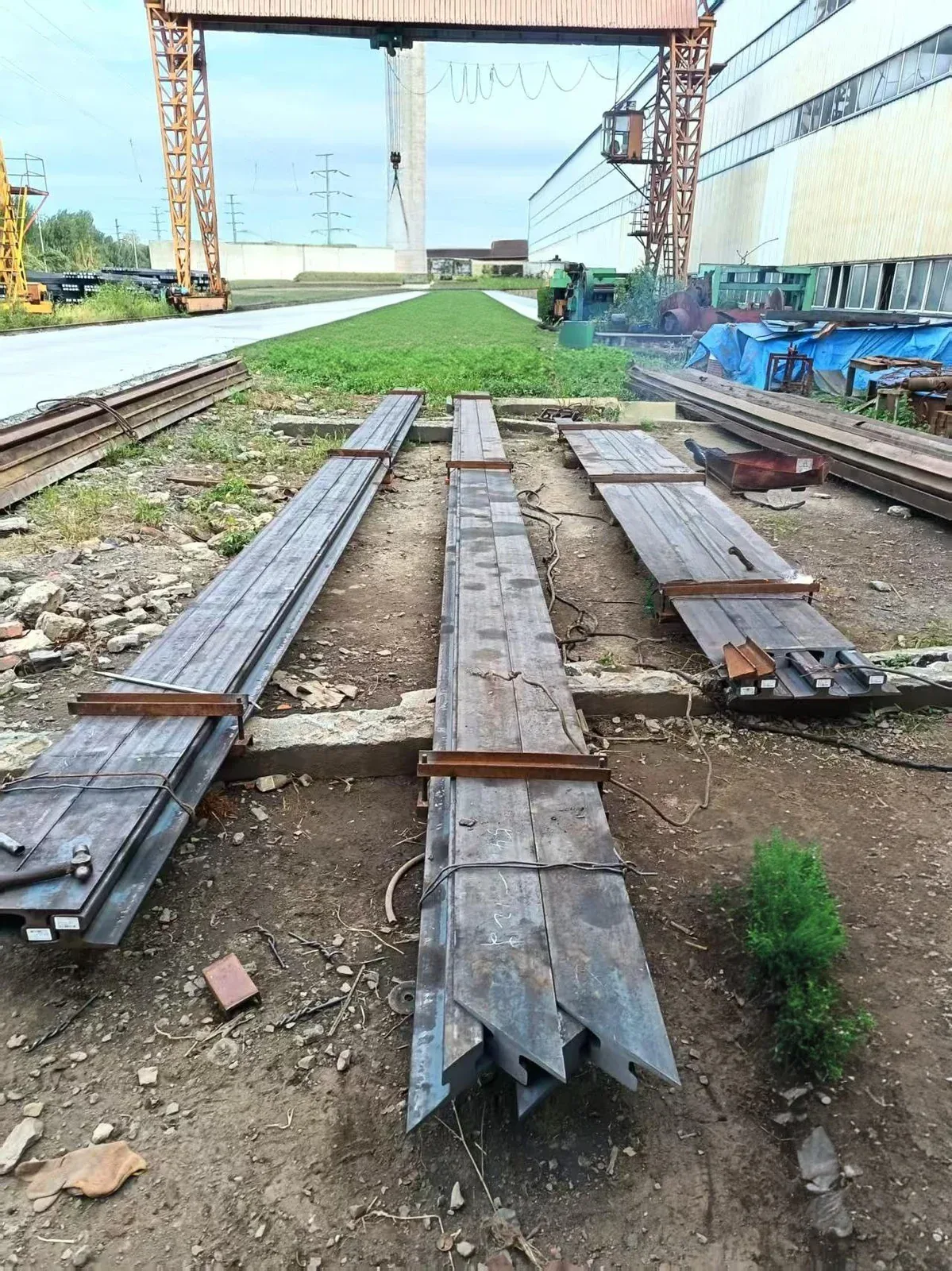45° mitre cutting an A75 crane rail end