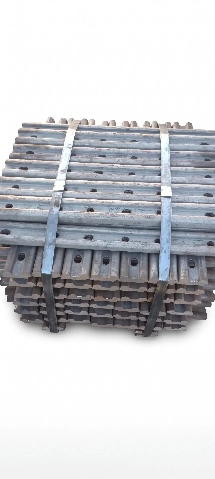 Bundled rail fishplates packed for export shipment